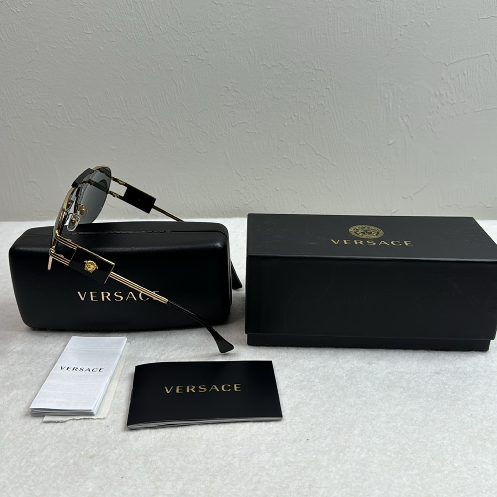 VERSACE BLACK GOLD MEDUSA UNISEX AVIATOR SUNGLASSES WITH CASE BOX AND BOOKLET - Picture 5 of 16